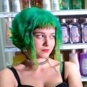 Meet your Posher, Nora